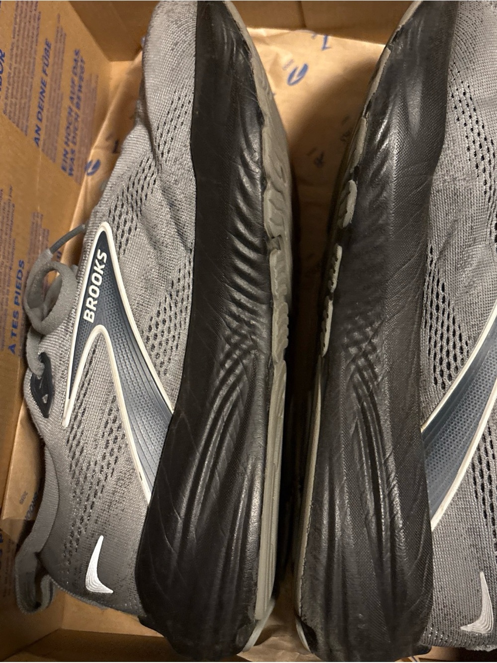 Brooks Men's Gray and Black Running Shoes - Breathable Mesh